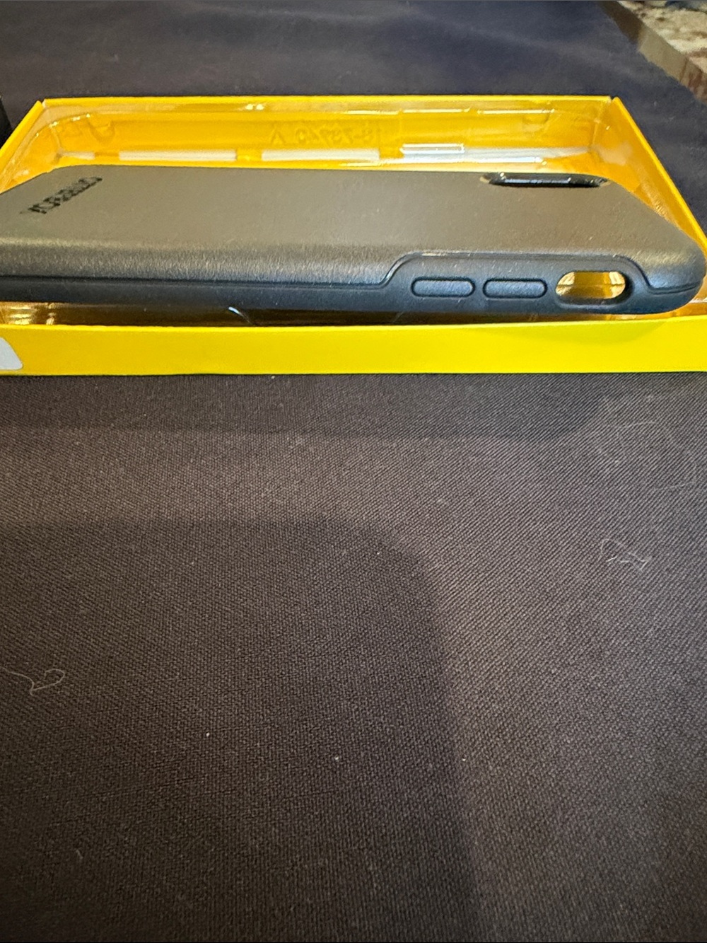 OtterBox Symmetry Series iPhone XR Case - black - Picture 8 of 9
